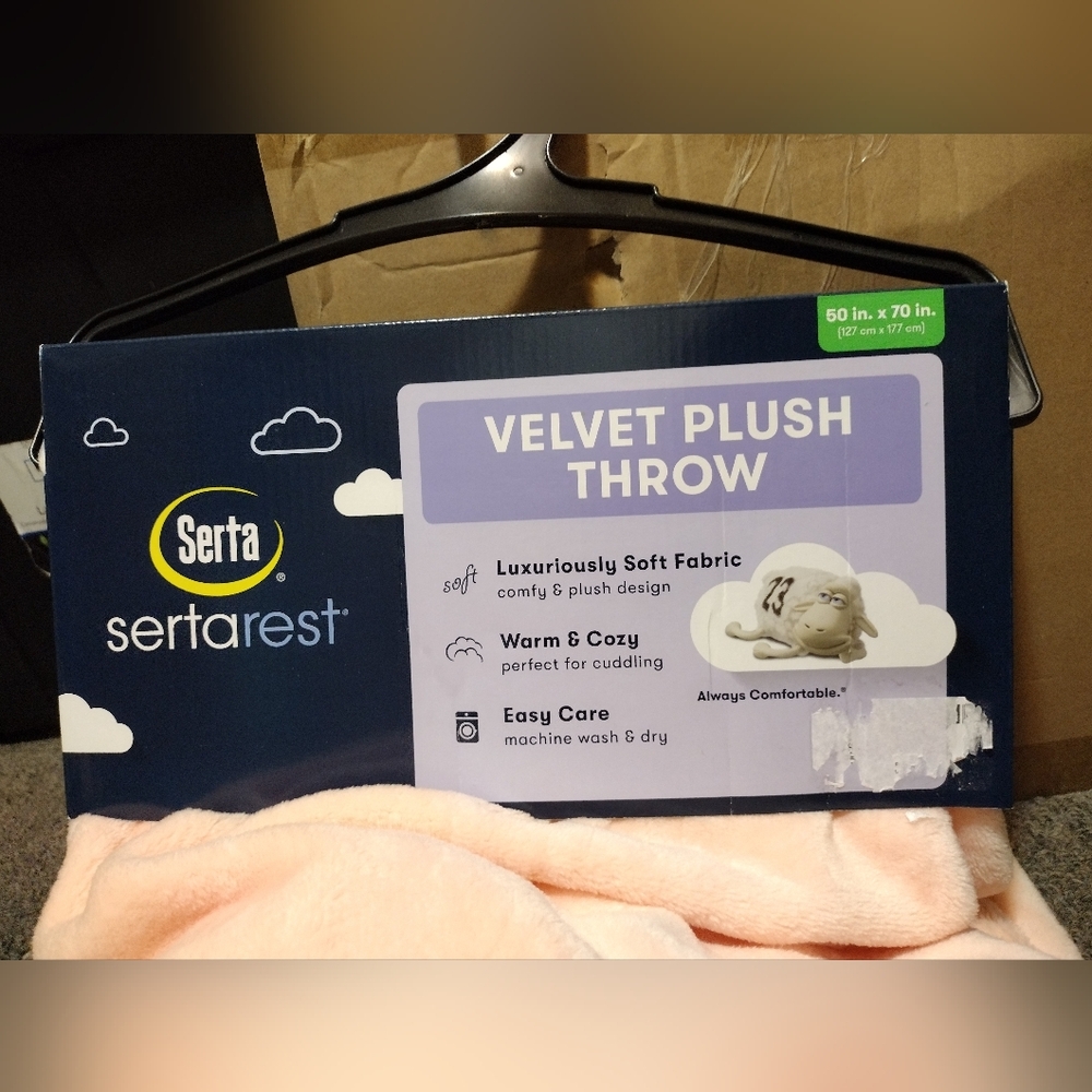 Serta Sertarest Velvet Plush Throw Blanket      50" X 70"